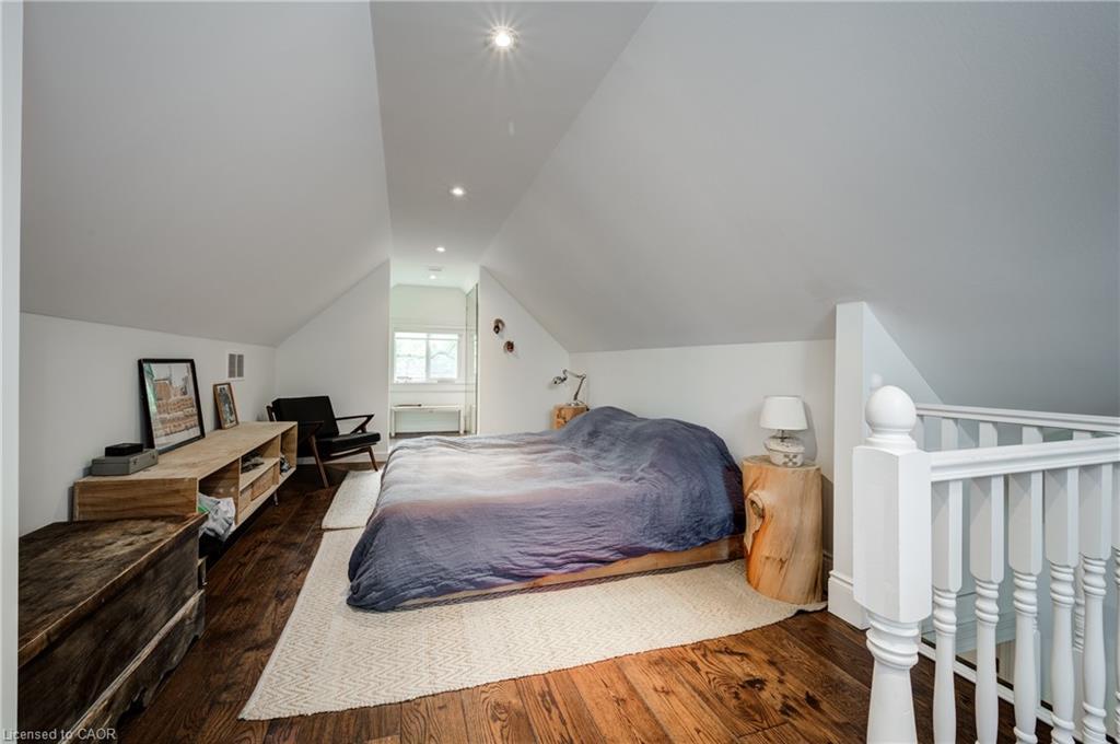 97 Gladstone Avenue, Hamilton, ON - Indoor Photo Showing Bedroom