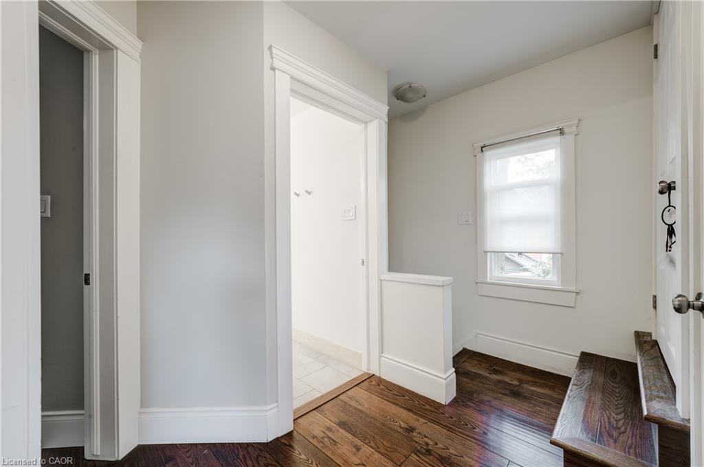 97 Gladstone Avenue, Hamilton, ON - Indoor Photo Showing Other Room