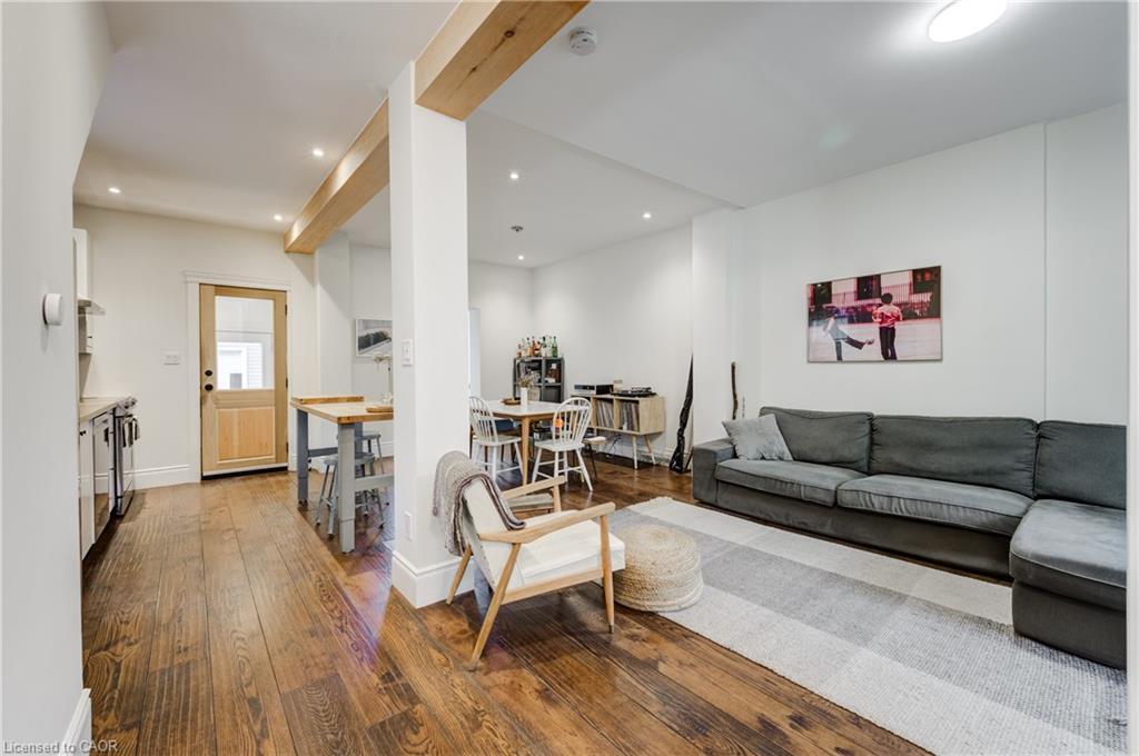 97 Gladstone Avenue, Hamilton, ON - Indoor Photo Showing Living Room