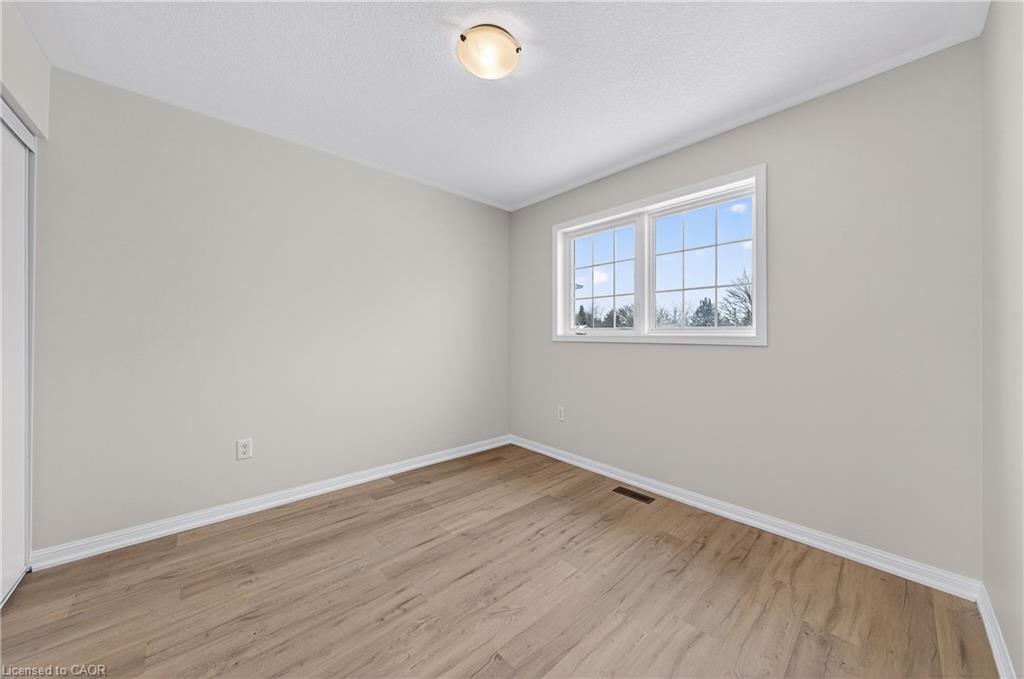 19 Blackbird Circle, Cambridge, ON - Indoor Photo Showing Other Room