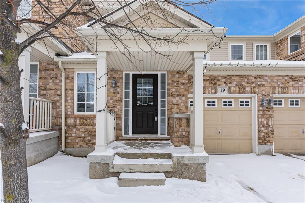 19 Blackbird Circle, Cambridge, ON - Outdoor With Facade