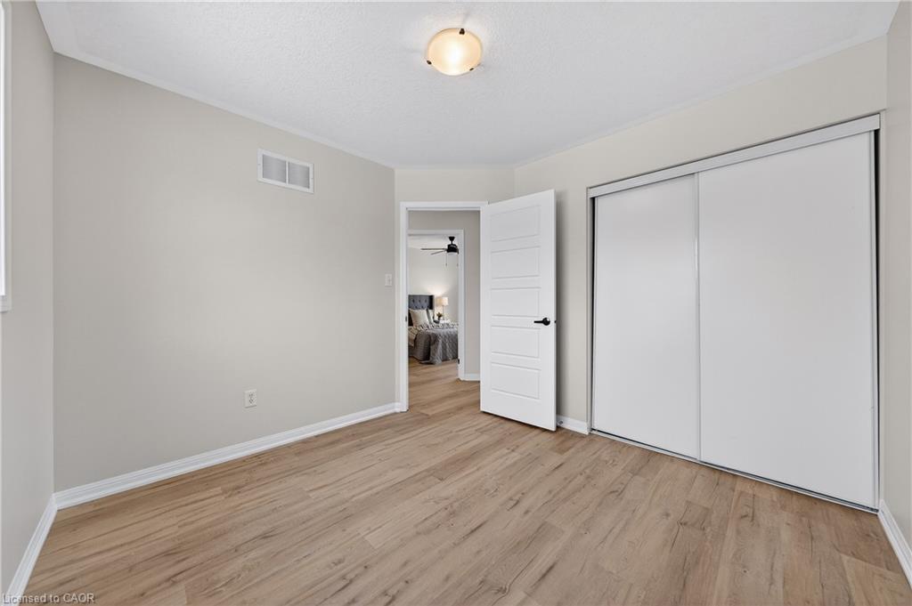 19 Blackbird Circle, Cambridge, ON - Indoor Photo Showing Other Room