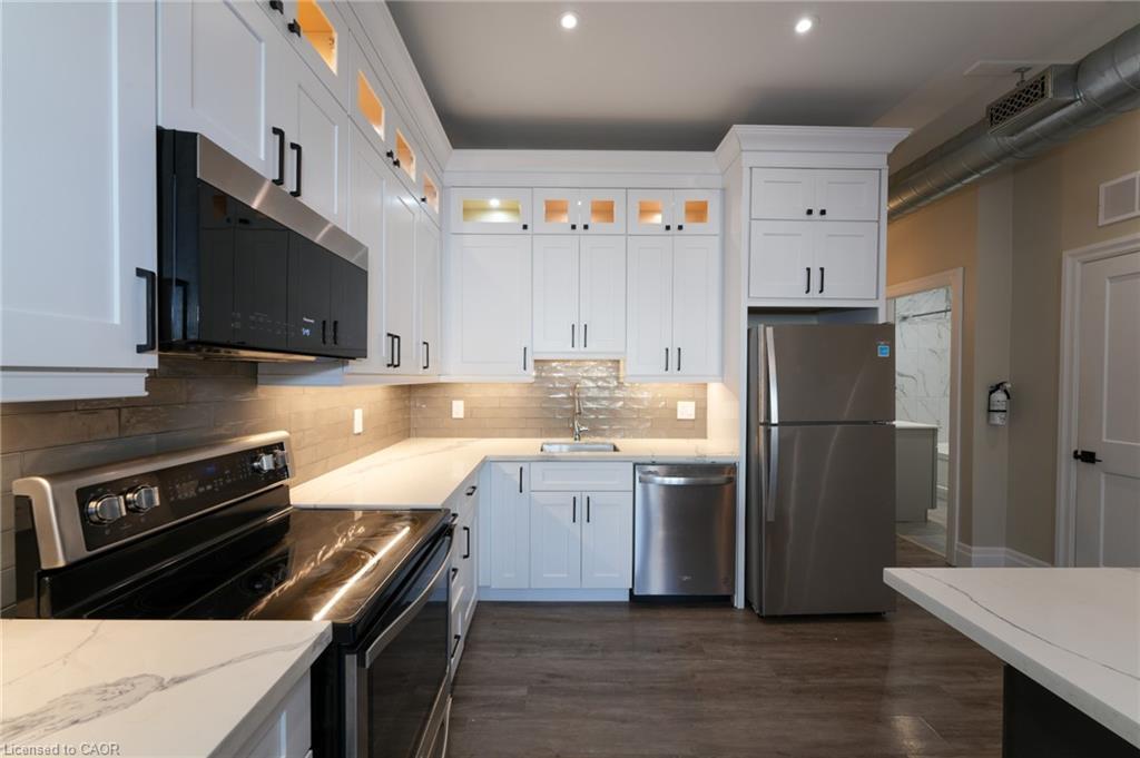 1-145 Wellington Street N, Hamilton, ON - Indoor Photo Showing Kitchen With Stainless Steel Kitchen