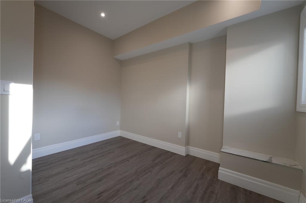 1-145 Wellington Street N, Hamilton, ON - Indoor Photo Showing Other Room