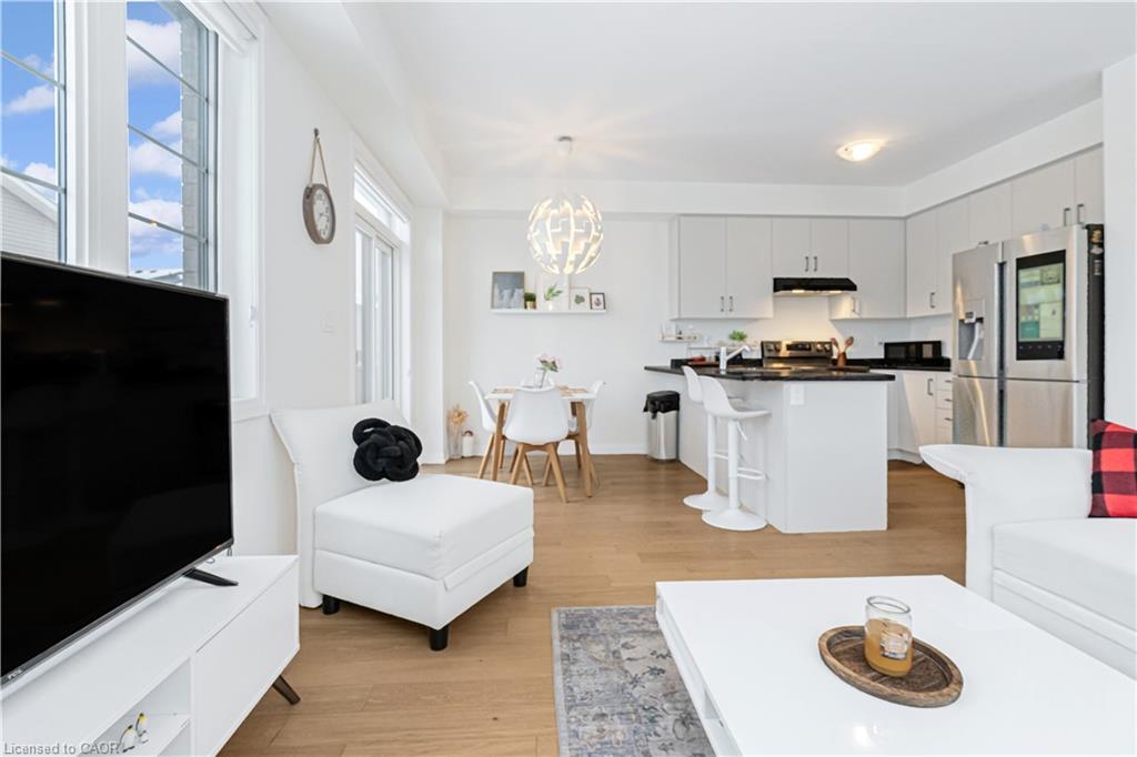 60 Granville Crescent, Haldimand, ON - Indoor