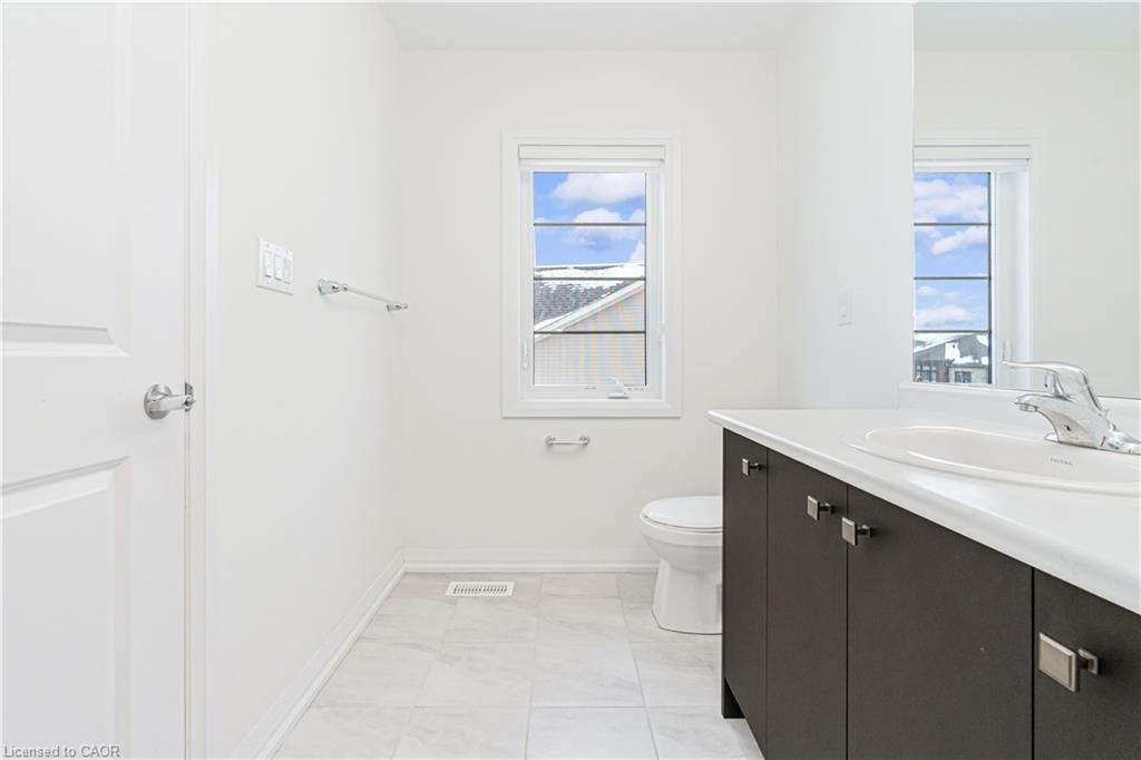 60 Granville Crescent, Haldimand, ON - Indoor Photo Showing Bathroom