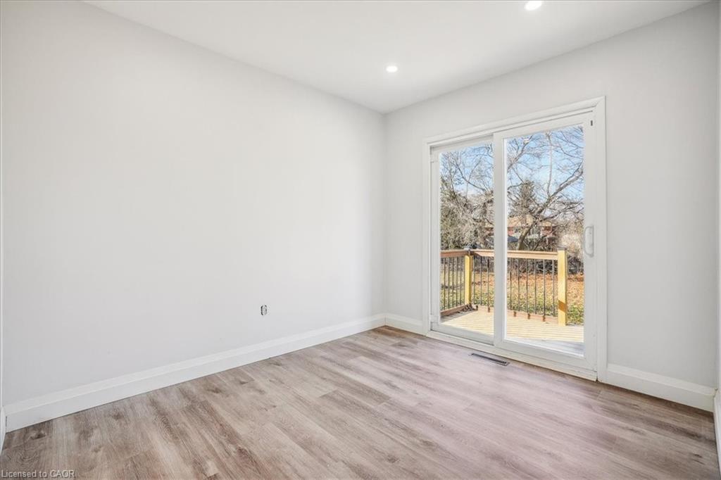 Main-118 Deschene Avenue, Hamilton, ON - Indoor Photo Showing Other Room