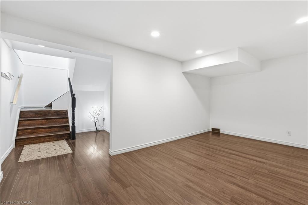 352 East 28Th Street, Hamilton, ON - Indoor Photo Showing Other Room