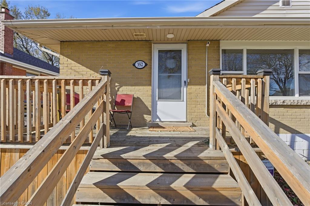 352 East 28Th Street, Hamilton, ON - Outdoor With Deck Patio Veranda