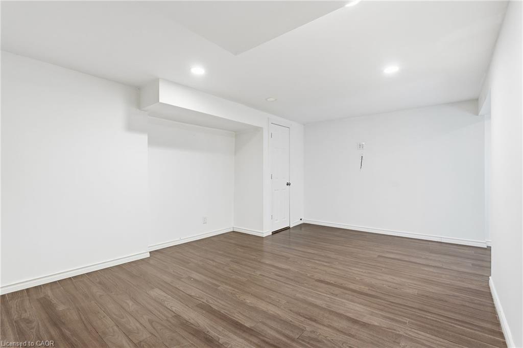 352 East 28Th Street, Hamilton, ON - Indoor Photo Showing Other Room