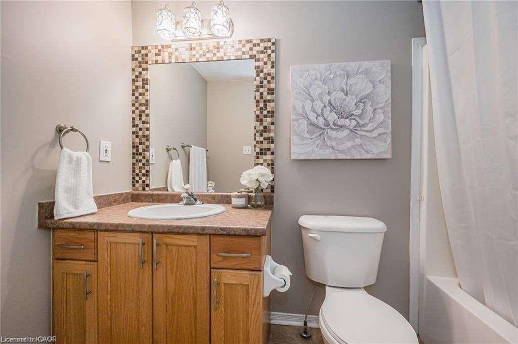 27 Max Becker Drive, Kitchener, ON - Indoor Photo Showing Bathroom