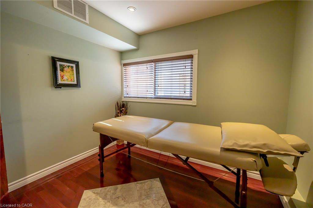 11 Belmont Avenue W, Kitchener, ON - Indoor