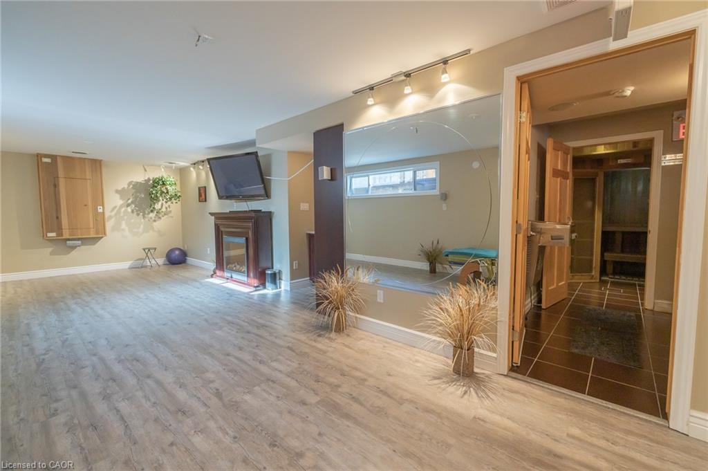 11 Belmont Avenue W, Kitchener, ON - Indoor
