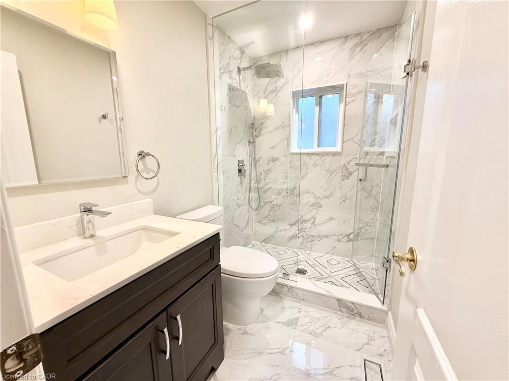 243 Riel Drive, Mississauga, ON - Indoor Photo Showing Bathroom