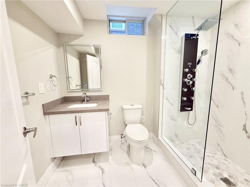 243 Riel Drive, Mississauga, ON - Indoor Photo Showing Bathroom