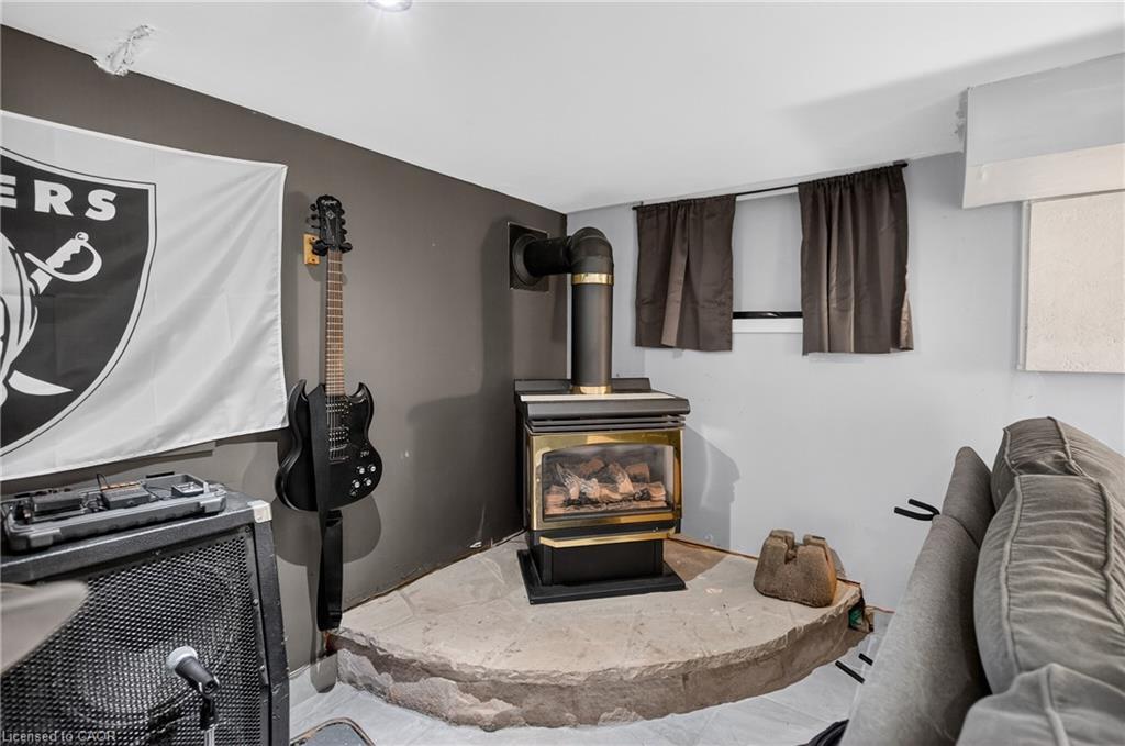 27 Mayflower Avenue, Hamilton, ON - Indoor With Fireplace