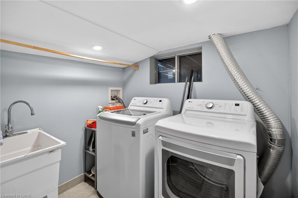 27 Mayflower Avenue, Hamilton, ON - Indoor Photo Showing Laundry Room