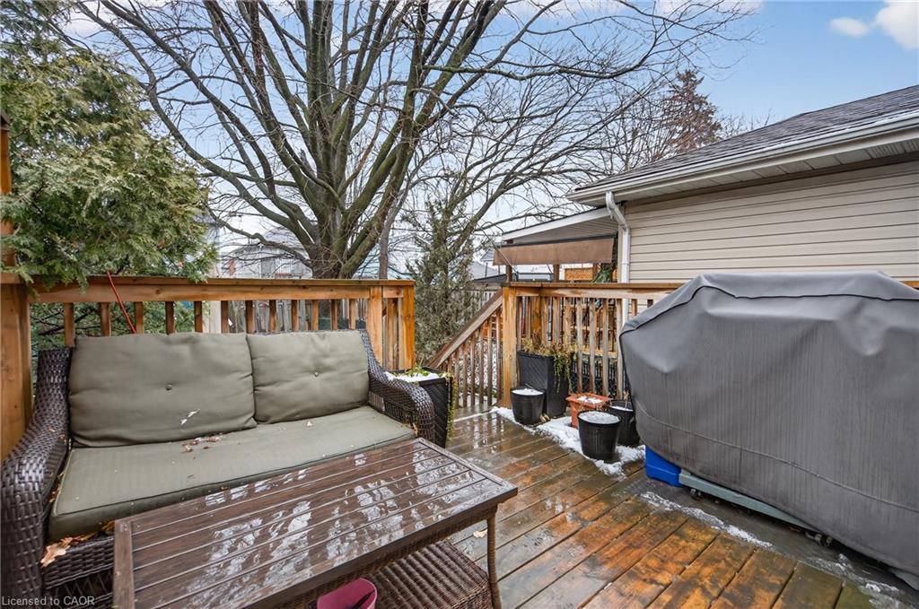 27 Mayflower Avenue, Hamilton, ON - Outdoor
