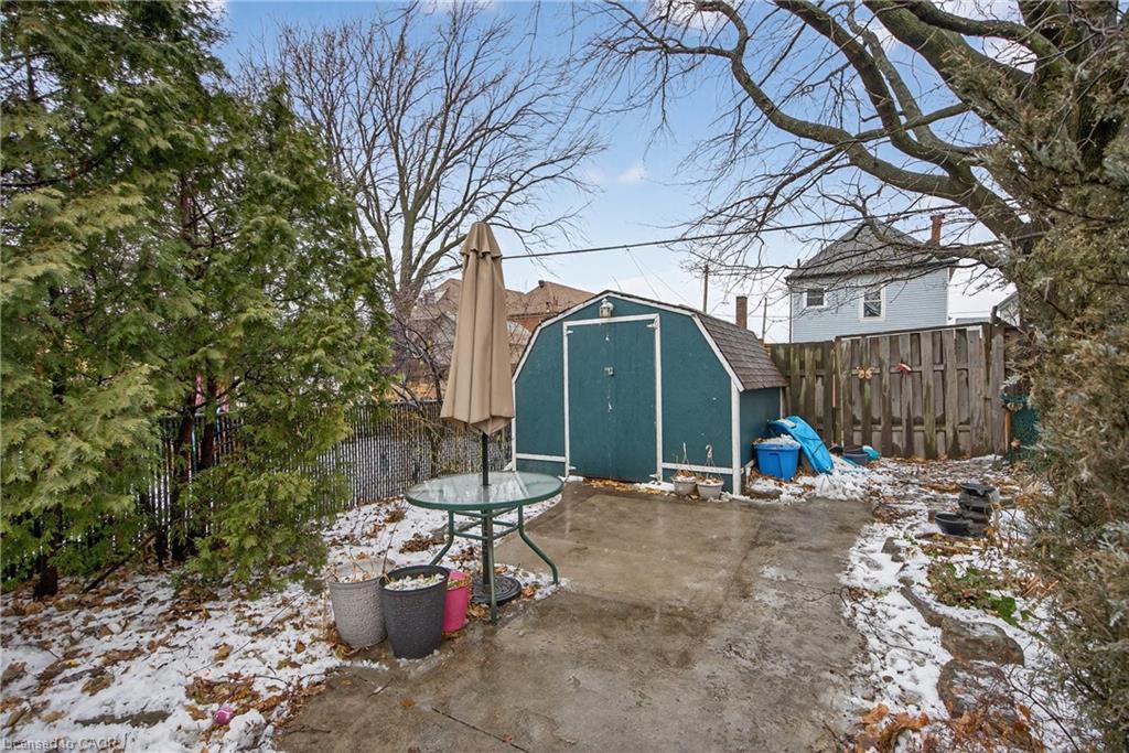 27 Mayflower Avenue, Hamilton, ON - Outdoor