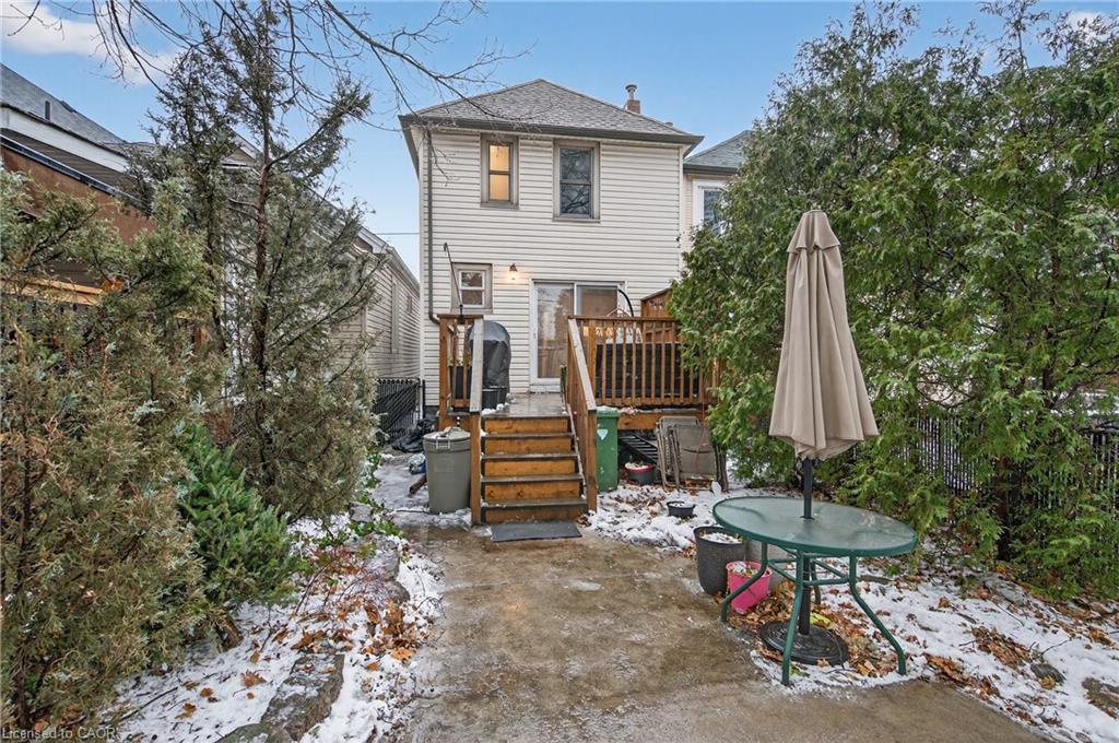 27 Mayflower Avenue, Hamilton, ON - Outdoor