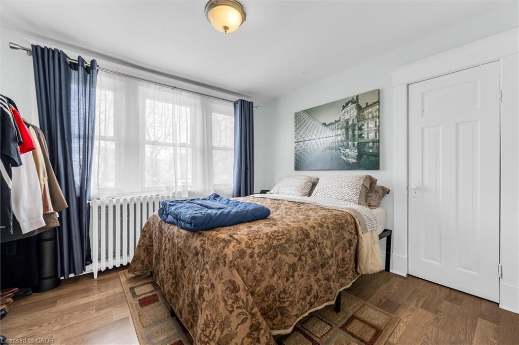 35 Bayfield Avenue, Hamilton, ON - Indoor Photo Showing Bedroom