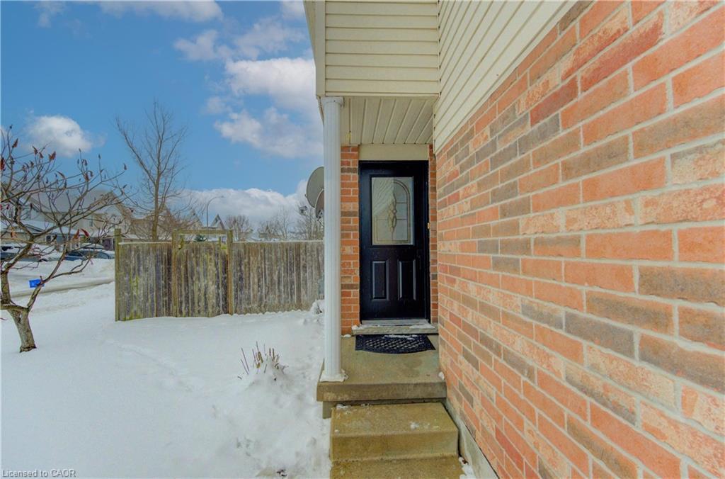 40 Red Clover Crescent, Kitchener, ON - Outdoor