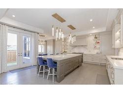 1217 Ironbridge Road Oakville, ON L6M 5M5