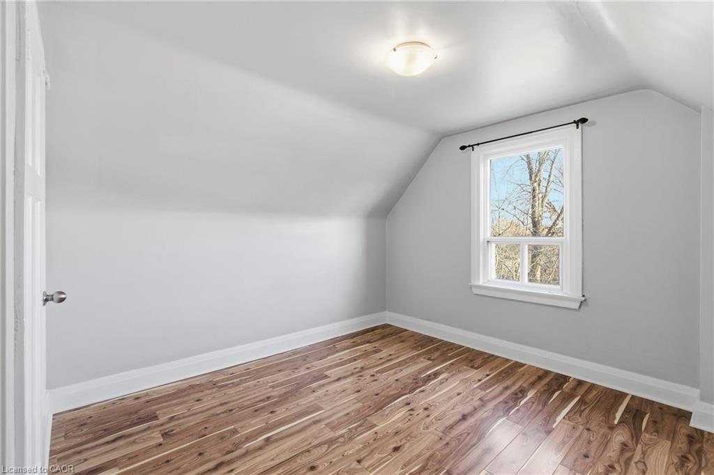 26 Bayfield Avenue, Hamilton, ON - Indoor Photo Showing Other Room