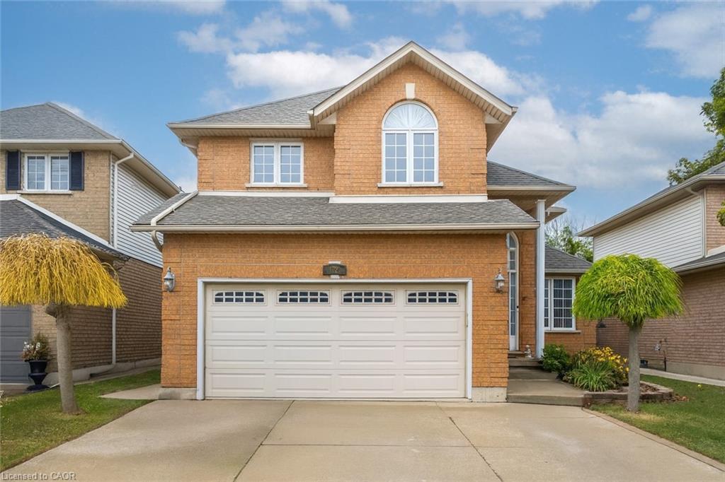 42 Hillgarden Drive, Stoney Creek, ON - Outdoor With Facade