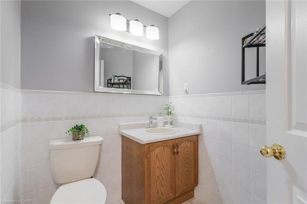 42 Hillgarden Drive, Stoney Creek, ON - Indoor Photo Showing Bathroom