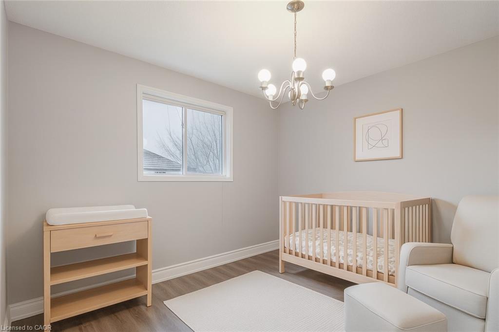 42 Hillgarden Drive, Stoney Creek, ON - Indoor Photo Showing Bedroom