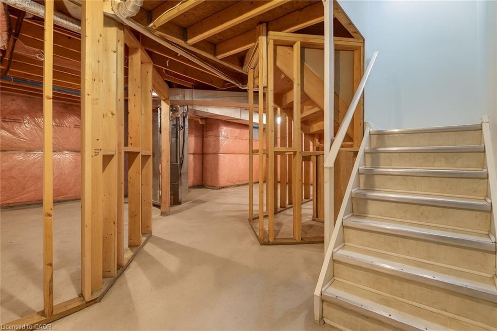 42 Hillgarden Drive, Stoney Creek, ON - Indoor Photo Showing Other Room