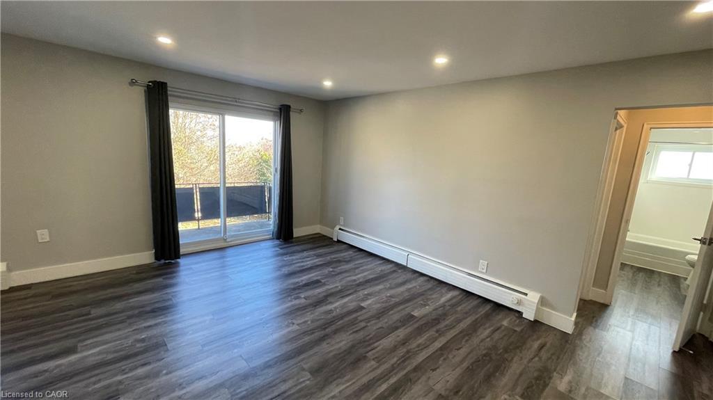 304-410 Hazel Street, Waterloo, ON - Indoor Photo Showing Other Room