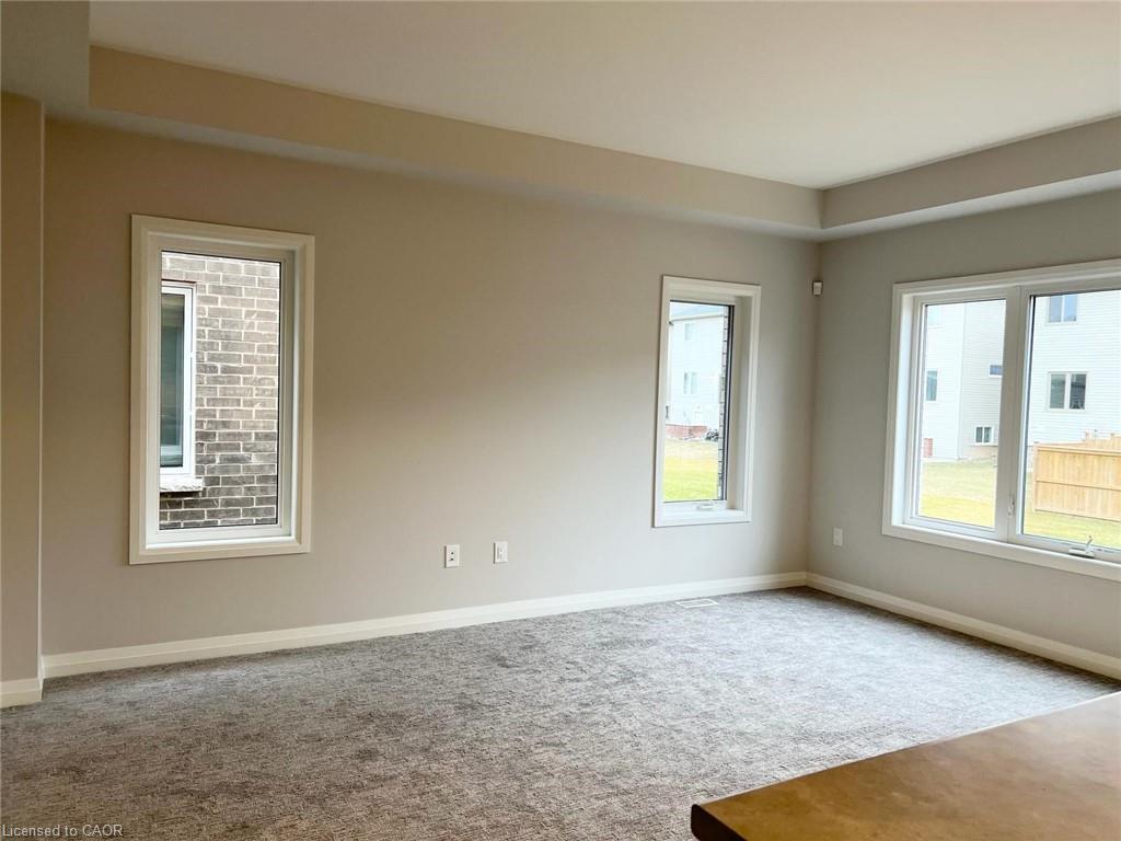 121 Alicia Crescent, Thorold, ON - Indoor Photo Showing Other Room