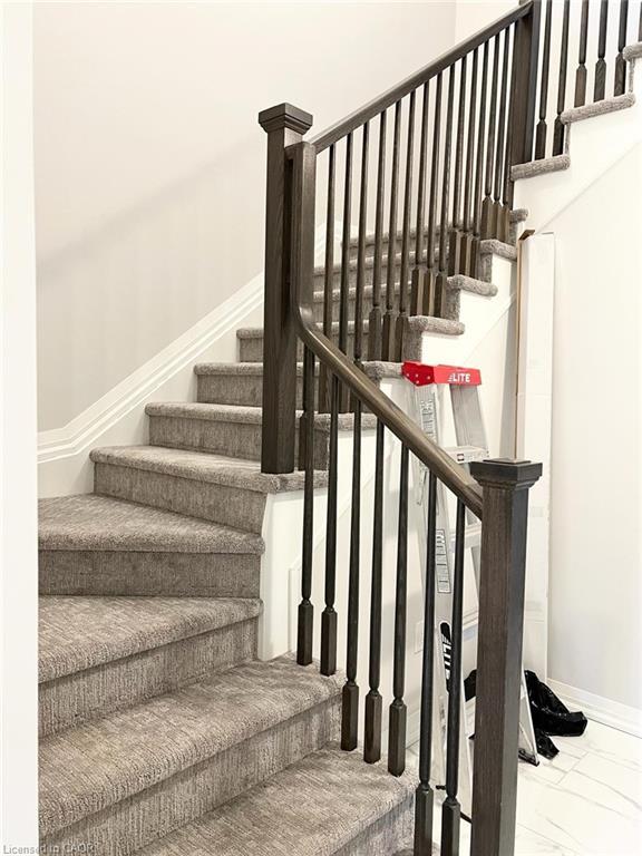 121 Alicia Crescent, Thorold, ON - Indoor Photo Showing Other Room