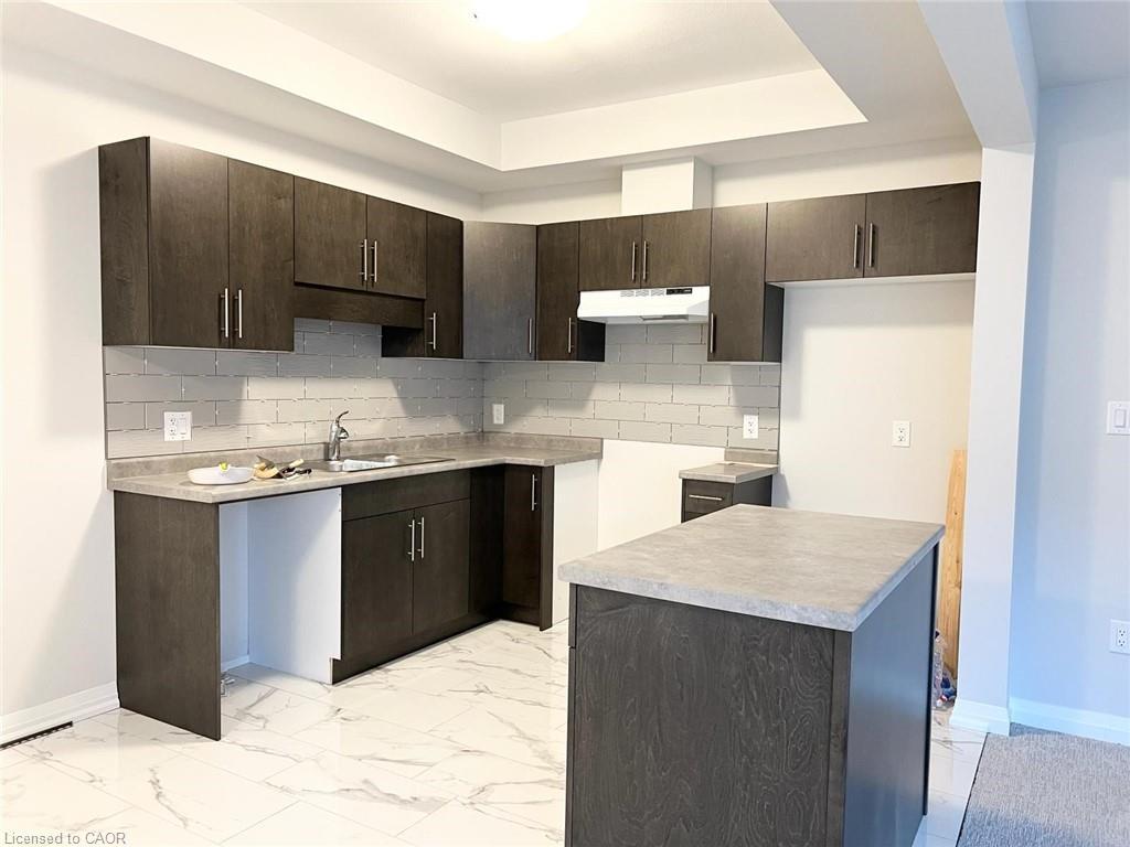 121 Alicia Crescent, Thorold, ON - Indoor Photo Showing Kitchen
