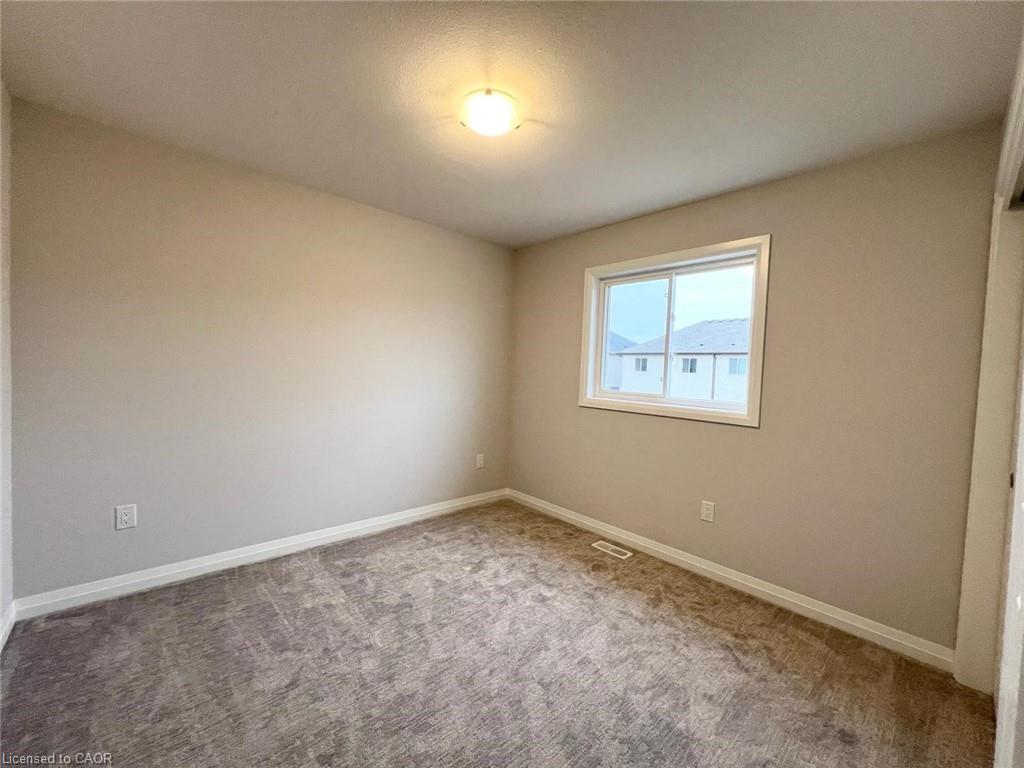 121 Alicia Crescent, Thorold, ON - Indoor Photo Showing Other Room