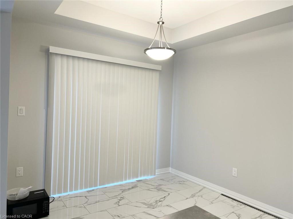 121 Alicia Crescent, Thorold, ON - Indoor Photo Showing Other Room