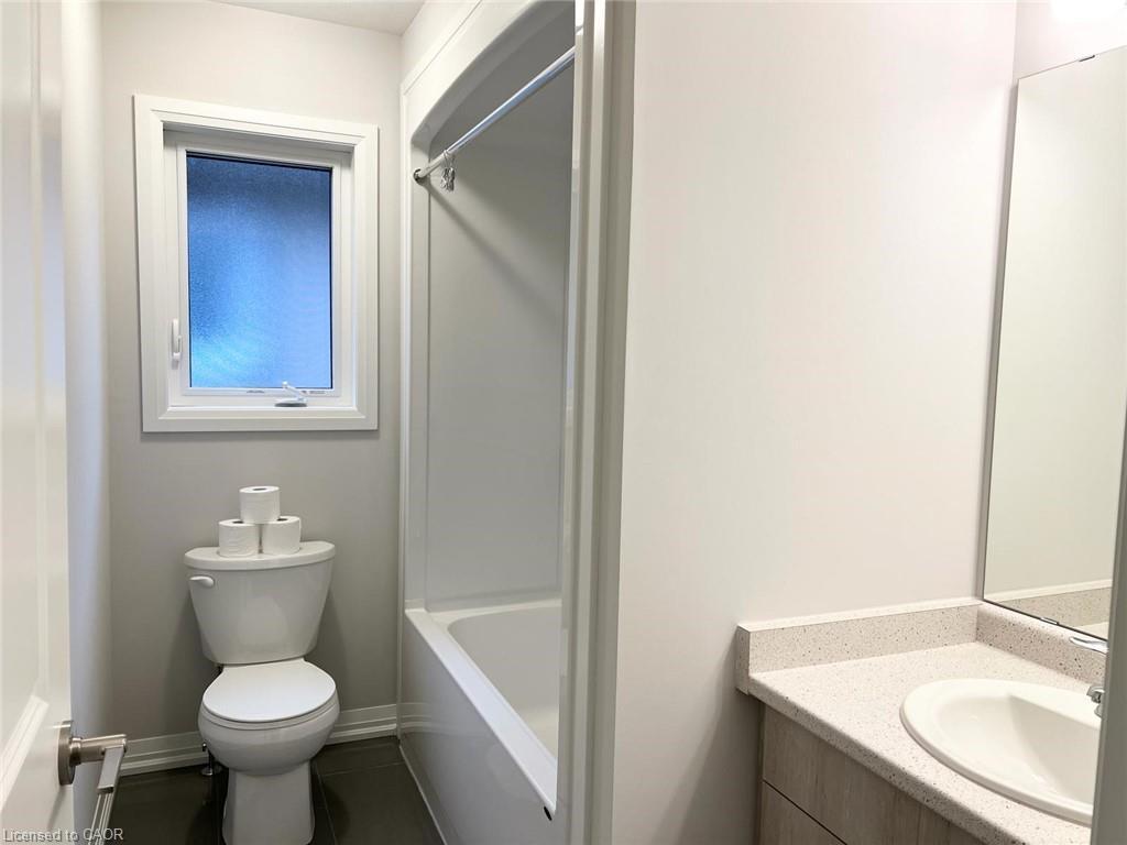 121 Alicia Crescent, Thorold, ON - Indoor Photo Showing Bathroom