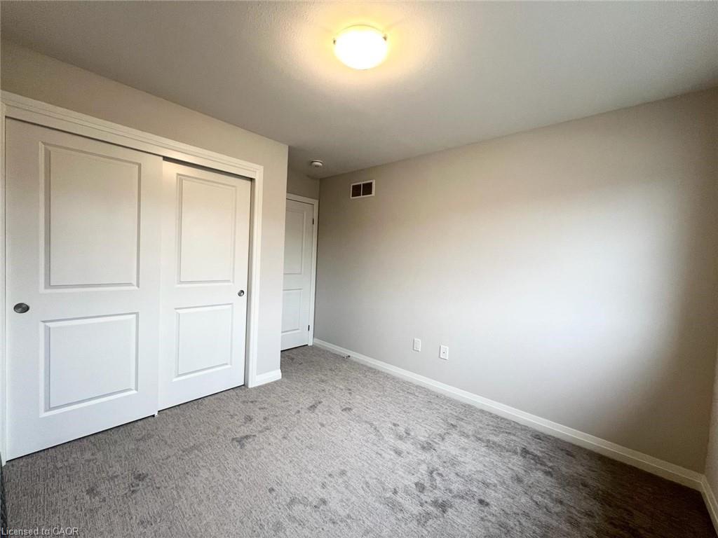 121 Alicia Crescent, Thorold, ON - Indoor Photo Showing Other Room