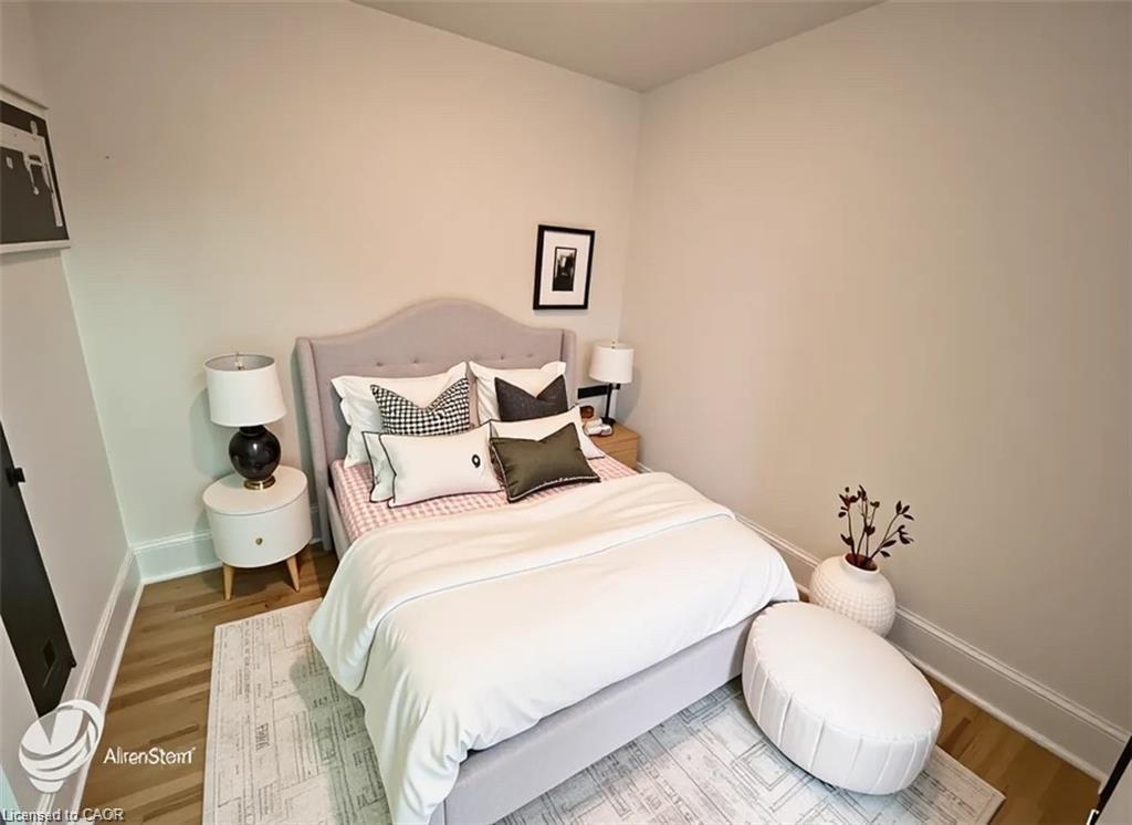139 Harmony Avenue, Hamilton, ON - Indoor Photo Showing Bedroom