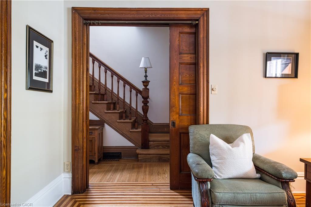 219 Charlton Avenue W, Hamilton, ON - Indoor Photo Showing Other Room