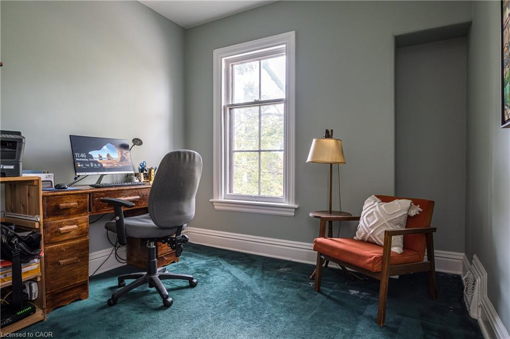 219 Charlton Avenue W, Hamilton, ON - Indoor Photo Showing Office