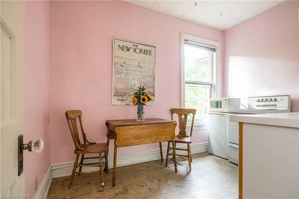 219 Charlton Avenue W, Hamilton, ON - Indoor