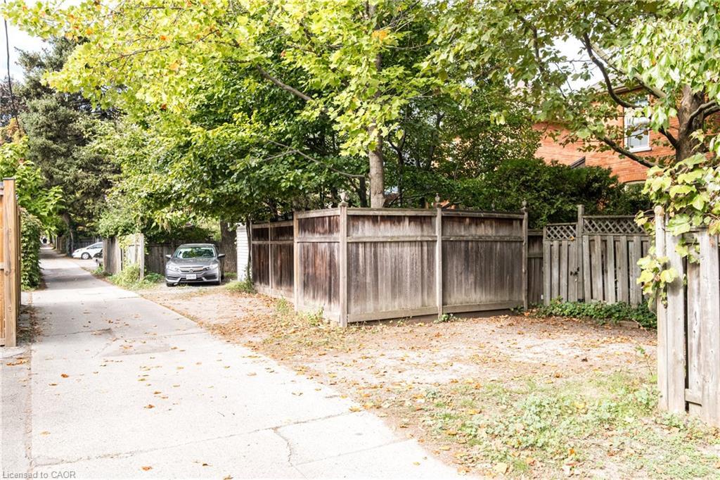 219 Charlton Avenue W, Hamilton, ON - Outdoor
