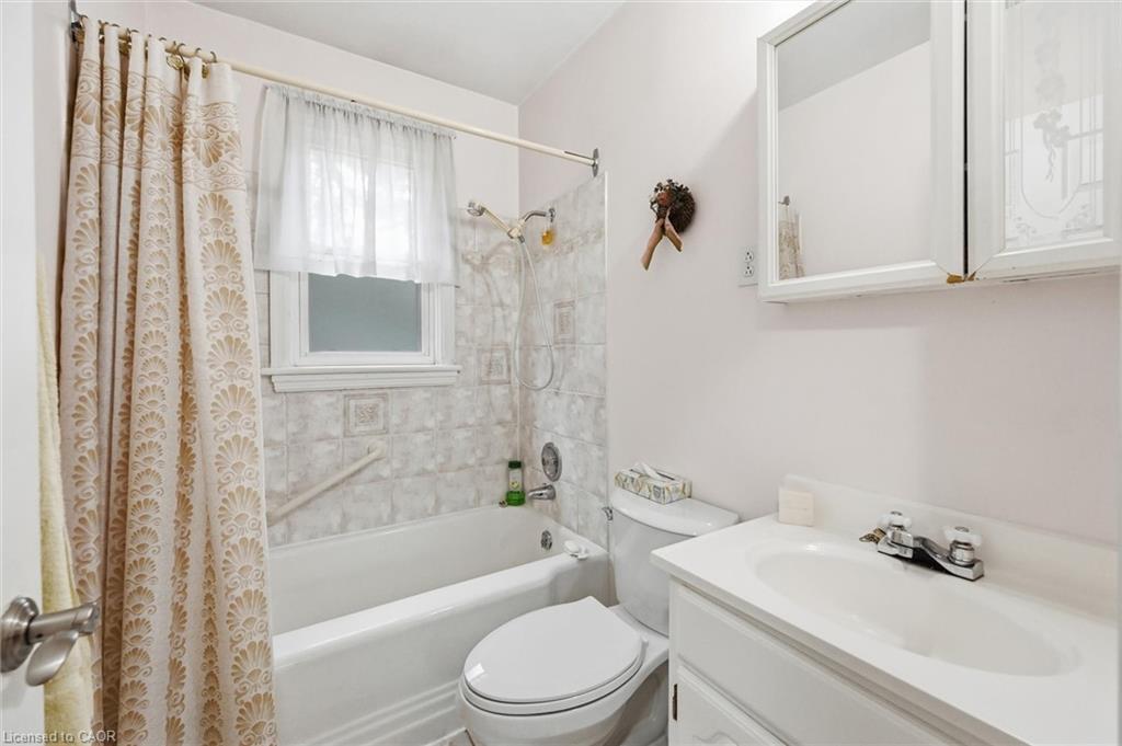 291 Merle Avenue, Burlington, ON - Indoor Photo Showing Bathroom