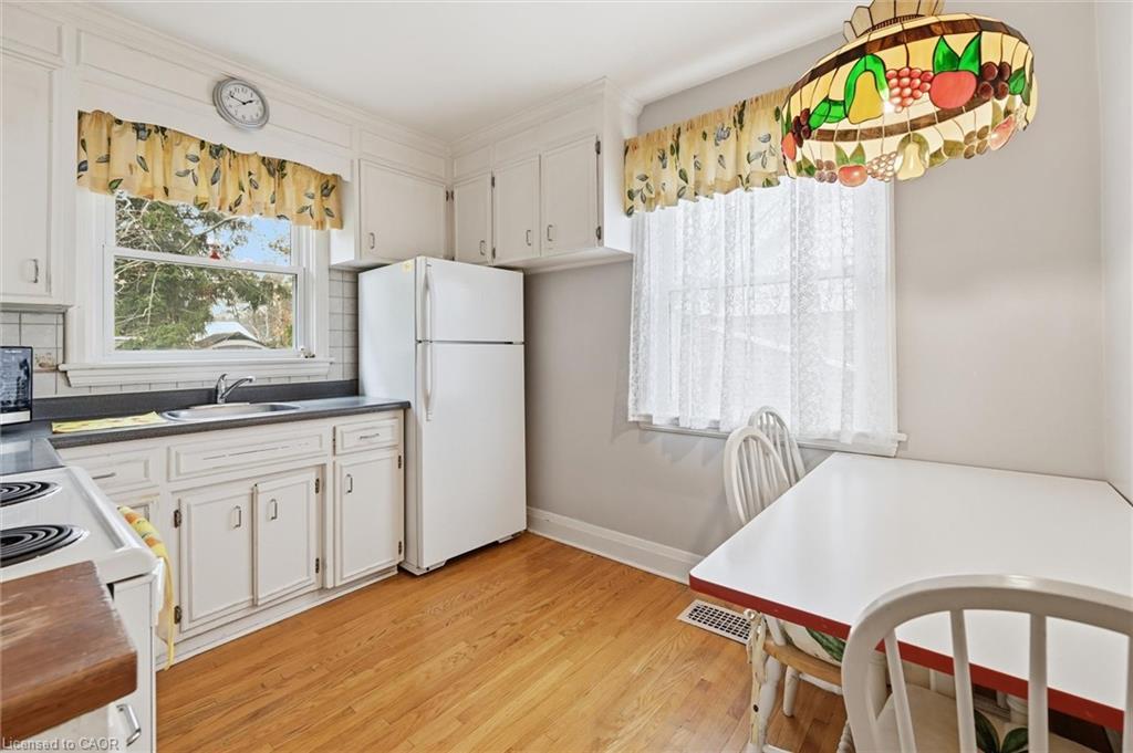 291 Merle Avenue, Burlington, ON - Indoor Photo Showing Kitchen