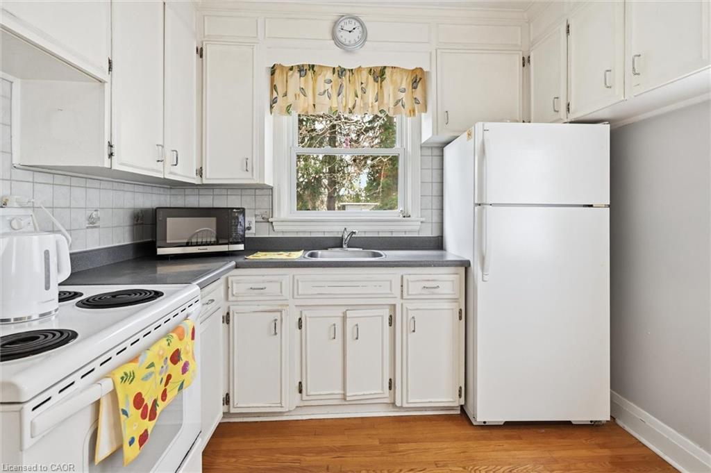 291 Merle Avenue, Burlington, ON - Indoor Photo Showing Kitchen