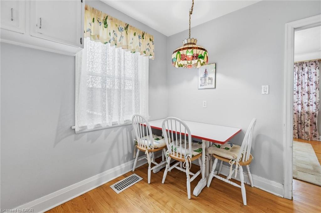 291 Merle Avenue, Burlington, ON - Indoor Photo Showing Dining Room