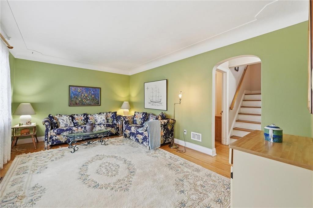 291 Merle Avenue, Burlington, ON - Indoor Photo Showing Bedroom